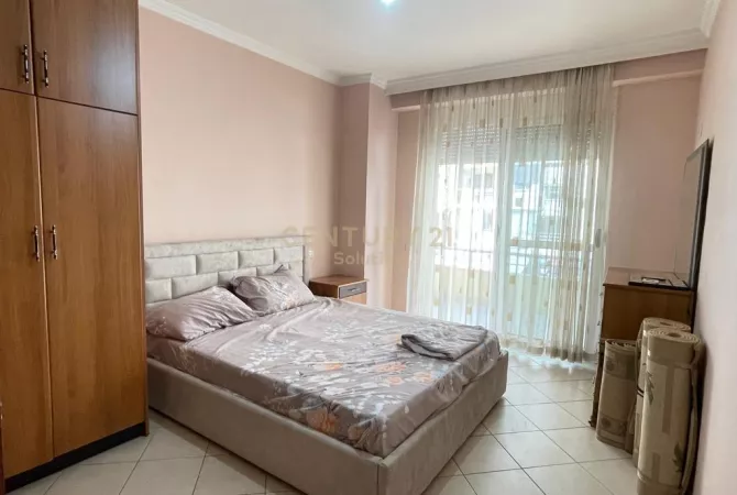 Shtepi ne shitje Apartament ne Tirane, 2+1, Mobilimi E mobiluar, Pagesa 147,000  Euro.