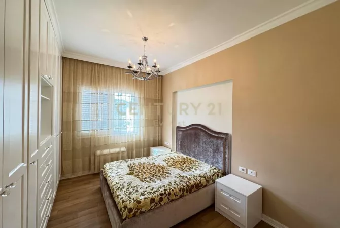 Shtepi me qera Apartament ne Tirane, 2+1, Mobilimi E mobiluar, Pagesa 950  Euro.