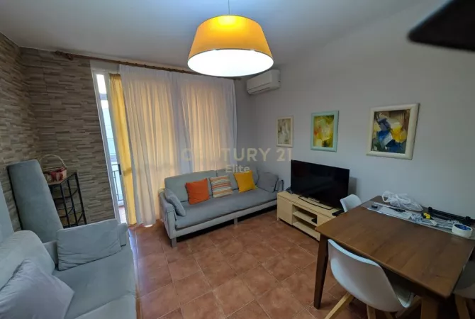 Shtepi me qera 2+1 ne Tirane - 600 Euro