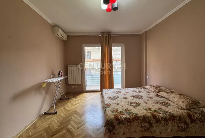 Shtepi me qera Apartament ne Tirane, 2+1, Mobilimi E mobiluar, Pagesa 550  Euro.