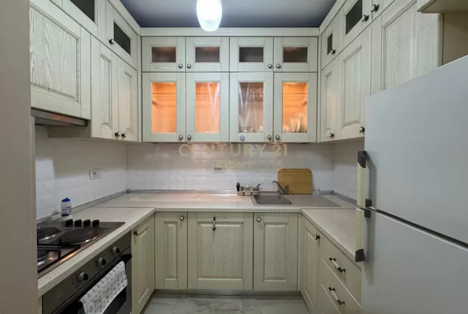 Shtepi me qera Apartament ne Tirane, 2+1, Mobilimi E mobiluar, Pagesa 550  Euro.