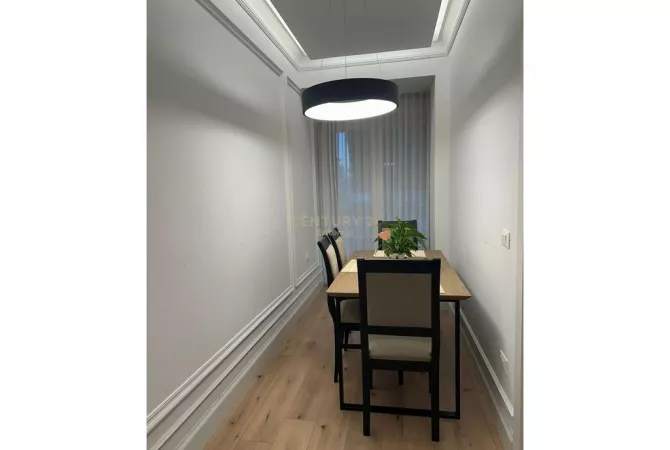 Shtepi me qera 2+1 ne Tirane - 900 Euro