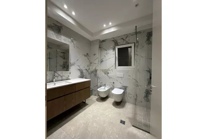 Shtepi me qera Apartament ne Tirane, 2+1, Mobilimi E mobiluar, Pagesa 900  Euro.