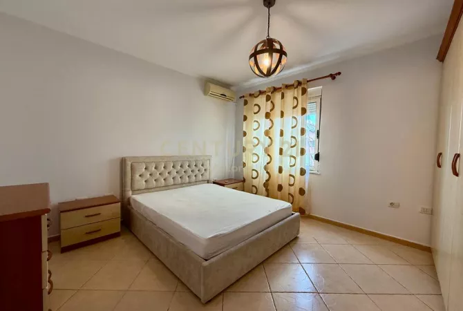 Shtepi me qera Apartament ne Tirane, 2+1, Mobilimi E mobiluar, Pagesa 800  Euro.