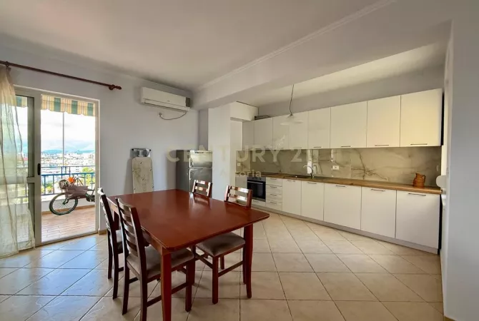 Shtepi me qera 2+1 ne Tirane - 800 Euro