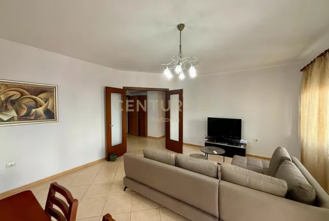 Shtepi me qera 2+1 ne Tirane - 800 Euro