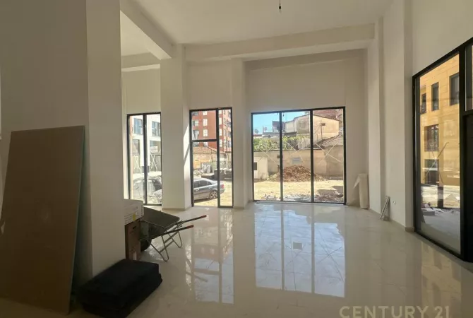 Ambient biznesi me qera 1+1 ne Tirane - 2,000 Euro