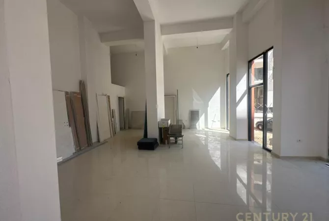 Ambient biznesi me qera 1+1 ne Tirane - 2,000 Euro