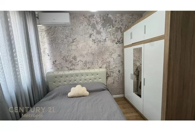 Shtepi me qera 2+1 ne Tirane - 900 Euro