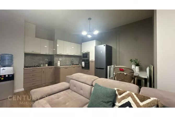Shtepi me qera 2+1 ne Tirane - 900 Euro