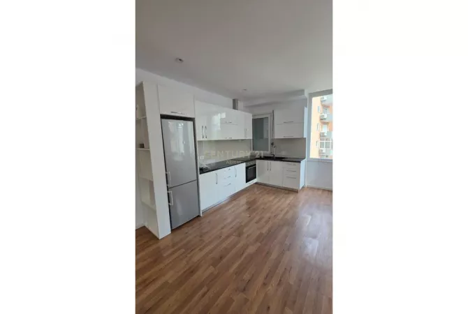Shtepi me qera 2+1 ne Tirane - 700 Euro