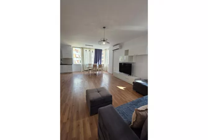 Shtepi me qera 2+1 ne Tirane - 700 Euro