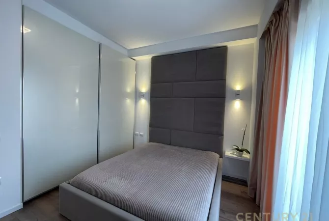Shtepi me qera Apartament ne Tirane, 2+1, Mobilimi E mobiluar, Pagesa 900  Euro.