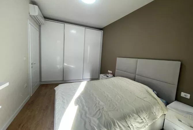 Shtepi me qera Apartament ne Tirane, 2+1, Mobilimi E mobiluar, Pagesa 850  Euro.