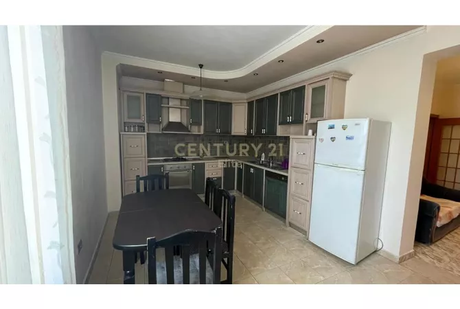 Shtepi me qera 2+1 ne Tirane - 800 Euro