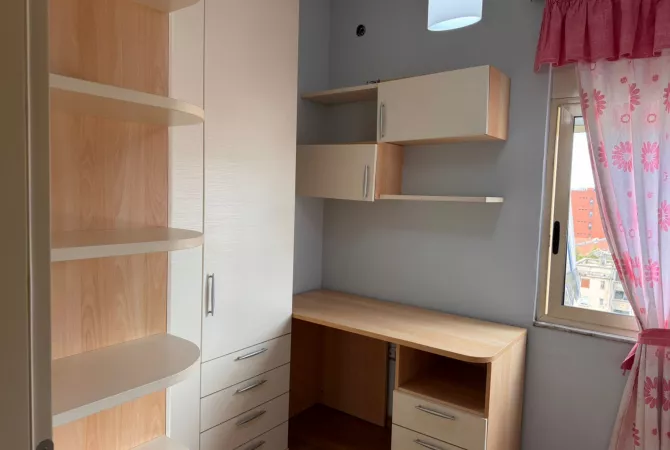 Shtepi me qera Apartament ne Tirane, 2+1, Mobilimi E mobiluar, Pagesa 60,000  Leke.