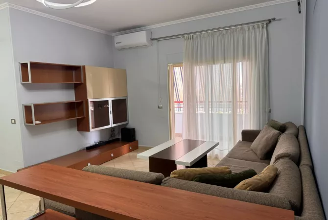 Shtepi me qera 2+1 ne Tirane - 60,000 Leke