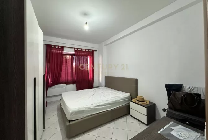 Shtepi ne shitje Apartament ne Tirane, 2+1, Mobilimi E mobiluar, Pagesa 145,000  Euro.