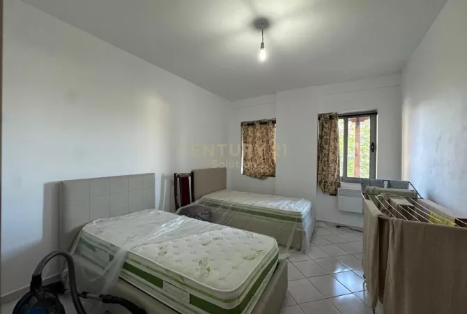 Shtepi ne shitje Apartament ne Tirane, 2+1, Mobilimi E mobiluar, Pagesa 145,000  Euro.