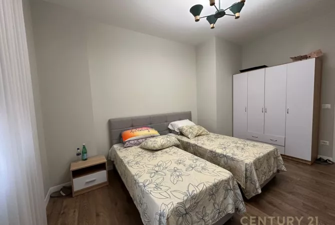 Shtepi me qera Apartament ne Tirane, 2+1, Mobilimi E mobiluar, Pagesa 1,000  Euro.