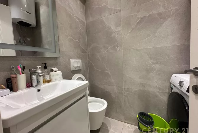 Shtepi me qera Apartament ne Tirane, 2+1, Mobilimi E mobiluar, Pagesa 1,000  Euro.