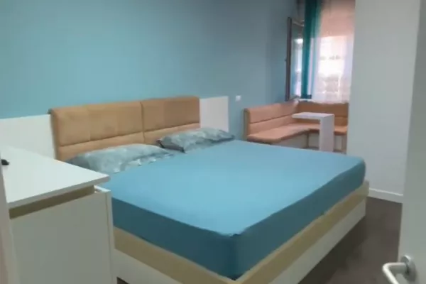 Shtepi me qera Apartament ne Tirane, 2+1, Mobilimi E mobiluar, Pagesa 65,000  Leke.