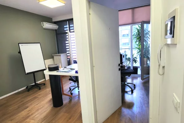 Ambient biznesi me qera 3+1 ne Tirane - 600 Euro