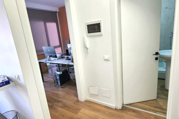 ZYRE E INVESTUAR PER QIRA TE KOMUNA E PARISIT 