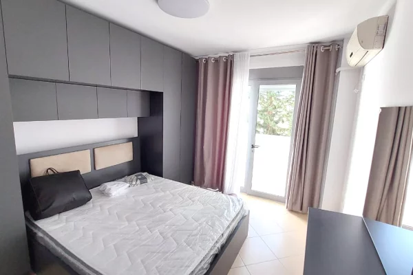 Shtepi me qera Apartament ne Tirane, 1+1, Mobilimi E mobiluar, Pagesa 55,000  Leke.