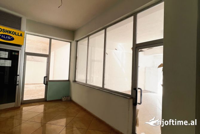 Ambient biznesi me qera 1+1 ne Elbasan - 250 Euro