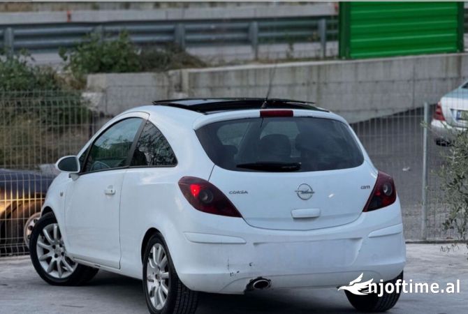 Auto in Vendita  a Tirana - 3,200 Euro