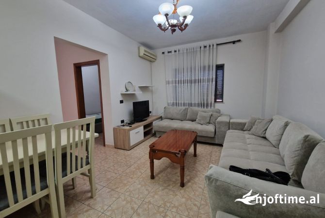 Shtepi me qera Apartament ne Tirane, 2+1, Mobilimi E mobiluar, Pagesa 520  Euro.