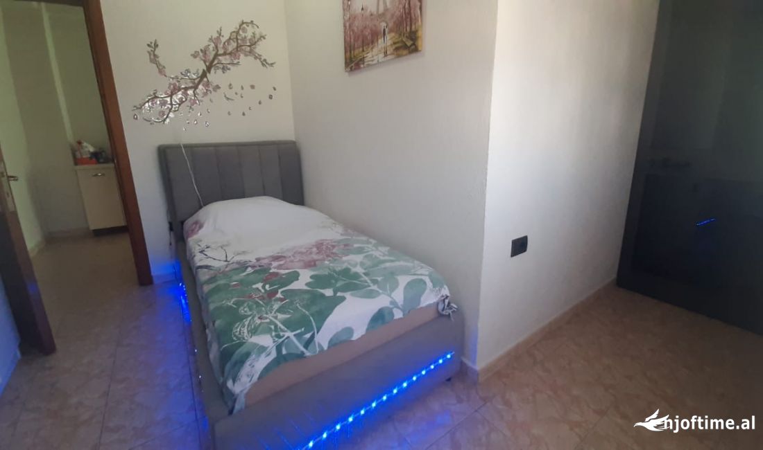 Shtepi me qera Apartament ne Tirane, 2+1, Mobilimi E mobiluar, Pagesa 520  Euro.