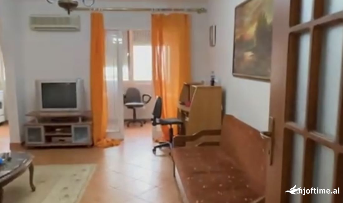 Shtepi me qera Apartament ne Tirane, 1+1, Mobilimi E mobiluar, Pagesa 450  Euro.