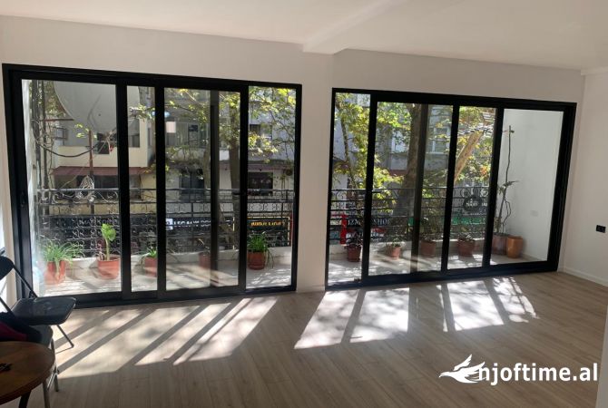 Ambient biznesi me qera 3+1 ne Tirane - 1,200 Euro