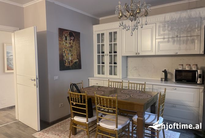 Shtepi me qera Apartament ne Tirane, 2+1, Mobilimi E mobiluar, Pagesa 950  Euro.