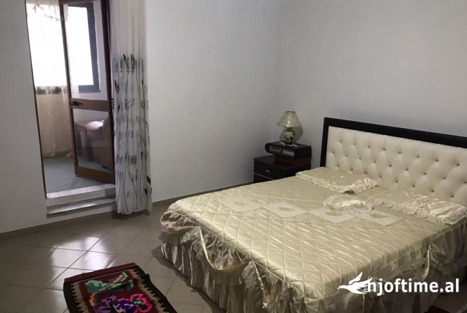 Shtepi me qera 2+1 ne Tirane - 40,000 Leke