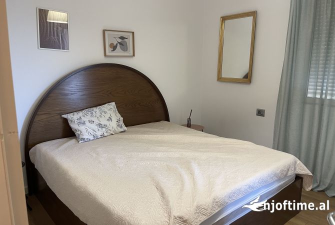 Shtepi me qera 2+1 ne Tirane - 1,000 Euro