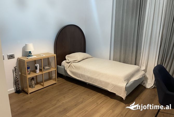 Shtepi me qera Apartament ne Tirane, 2+1, Mobilimi E mobiluar, Pagesa 1,000  Euro.