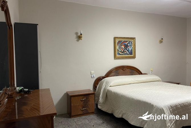 Shtepi me qera 2+1 ne Tirane - 50,000 Leke