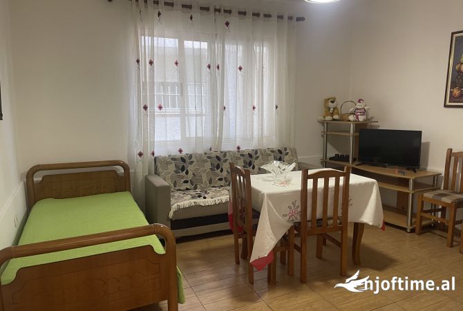 Shtepi me qera 1+1 ne Tirane - 35,000 Leke