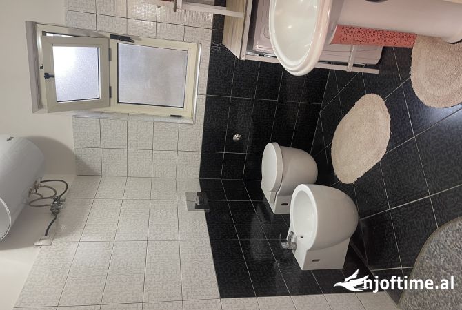 Shtepi me qera Shtepi Private ne Tirane, 1+1, Mobilimi E mobiluar, Pagesa 35,000  Leke.