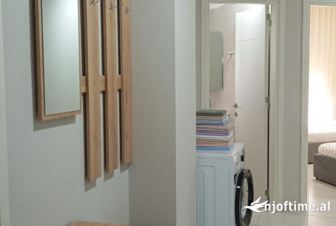 Shtepi ne shitje Apartament ne Tirane, 2+1, Mobilimi E mobiluar, Pagesa 180,000  Euro.