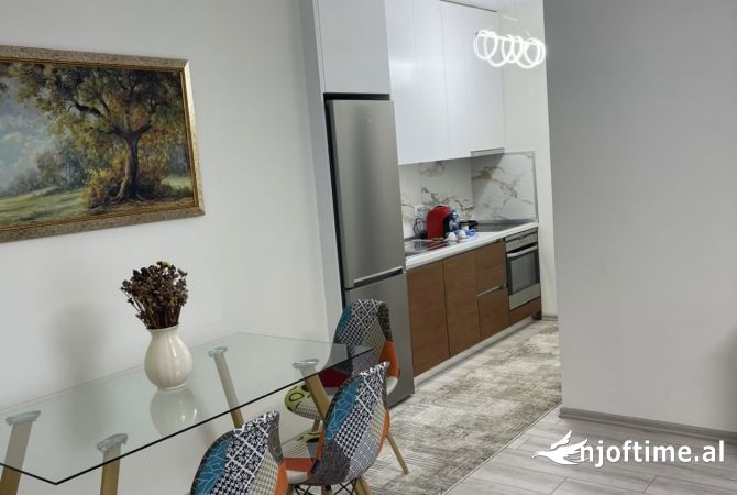 Shtepi me qera 1+1 ne Tirane - 900 Euro