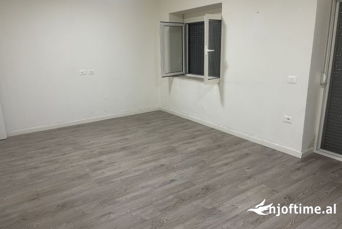 Shtepi me qera 2+1 ne Tirane - 60,000 Leke