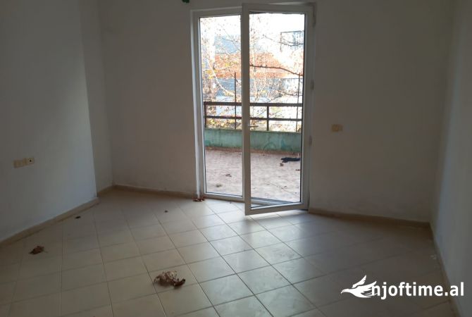 Shtepi ne shitje 2+1 ne Tirane - 125,000 Euro