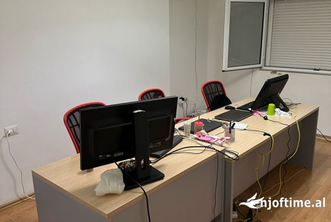 Ambient biznesi me qera 3+1 ne Tirane - 800 Euro
