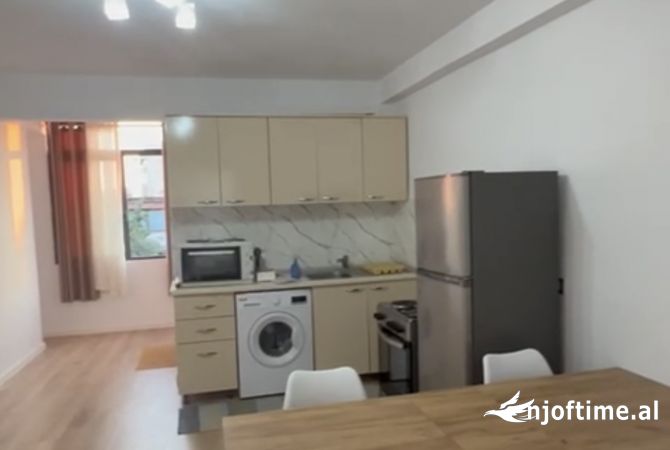 Shtepi me qera 1+1 ne Tirane - 490 Euro