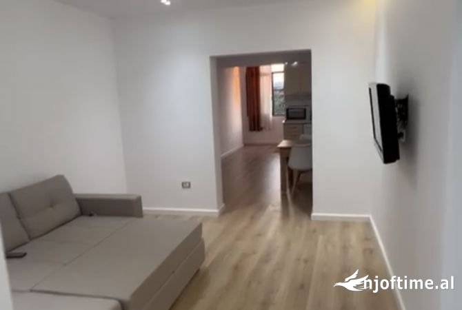 Shtepi me qera 1+1 ne Tirane - 490 Euro