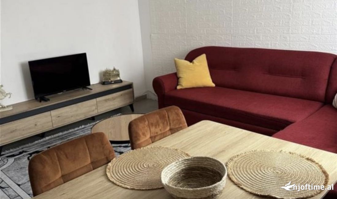 Shtepi me qera Apartament ne Tirane, 1+1, Mobilimi E mobiluar, Pagesa 50,000  Leke.